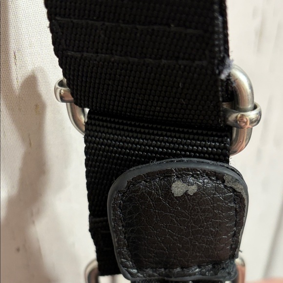 Baggallini Chic Black and Gray Floral Shoulder Bag - Picture 6 of 16